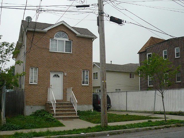 1st image of 11 Cliffside Ave