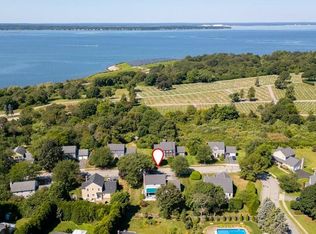 42 Pequot Ln, Middletown, RI 02842