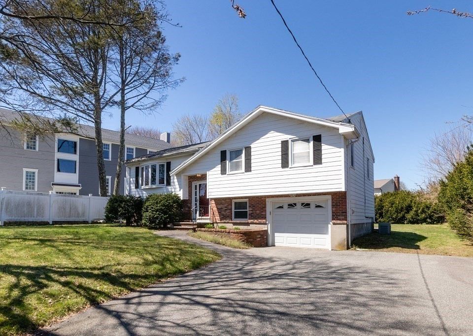 121 North St, Stoneham, MA 02180 Zillow
