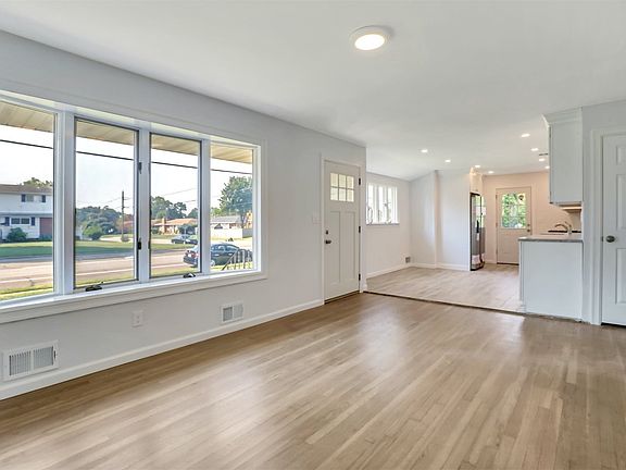 2nd image of 255 Lake Ave