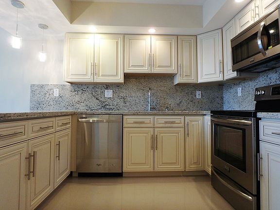5th image of 20357 W Country Club Dr #Th20