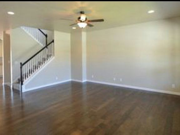 2nd image of 599 Chesterfield Ln