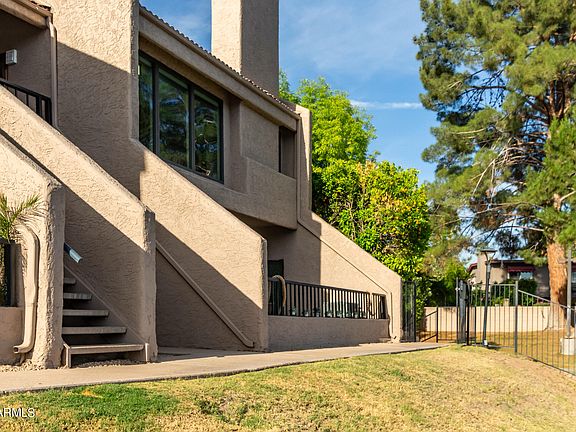 3rd image of 1209 E NORTHSHORE Drive #142