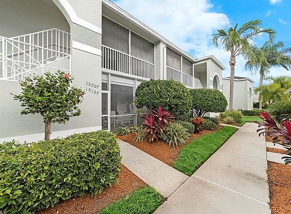 4th image of 26781 Clarkston Dr #107