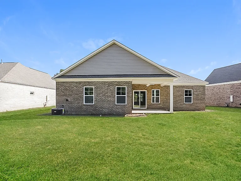 360 Bainbridge Dr — Photo 15