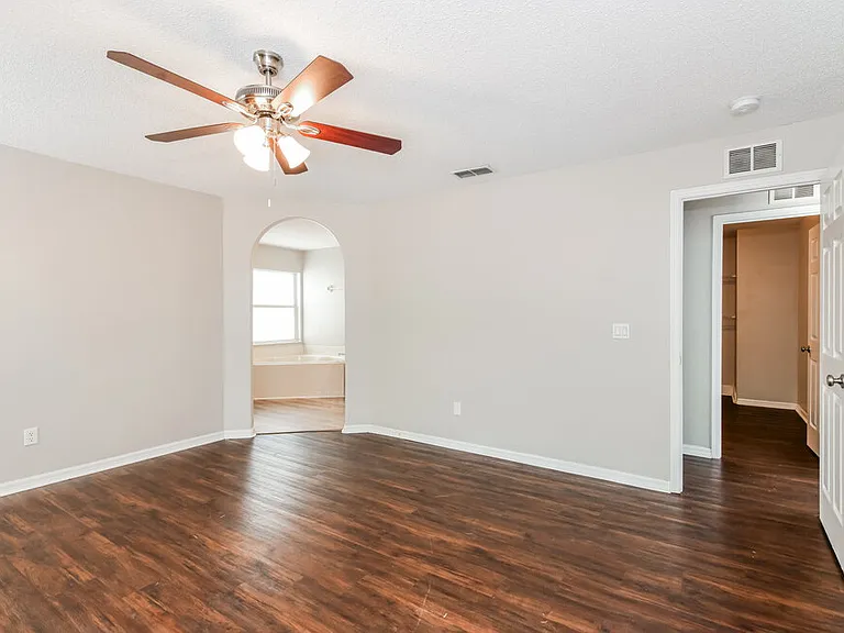 16329 Coopers Hawk Ave — Photo 11