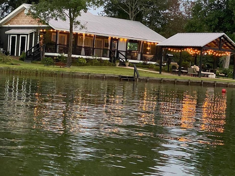 1st image of 1122 Lakeshore Dr