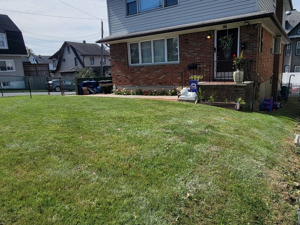 1st image of 228 Manor Rd #1