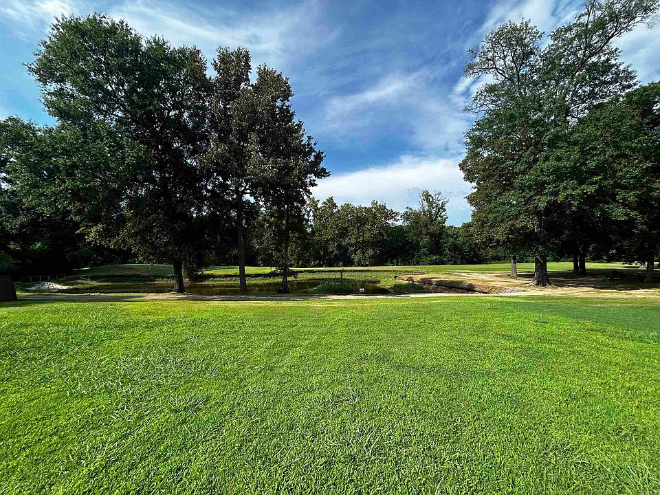 1st image of 302 River Bend Dr