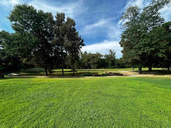 302 River Bend Dr, Searcy, AR 72143