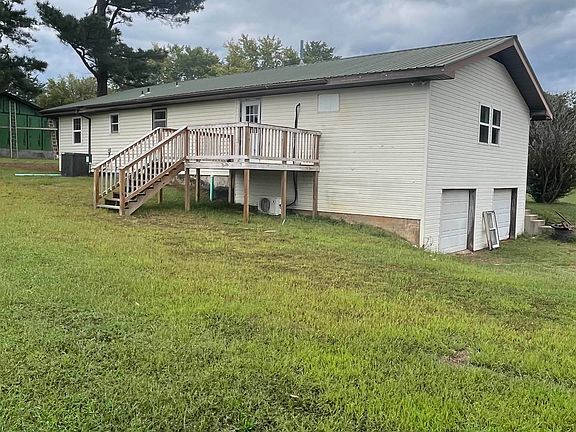 3rd image of 133 Lake Circle Dr