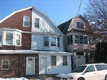 2nd image of 46 Syuyvesant Ave