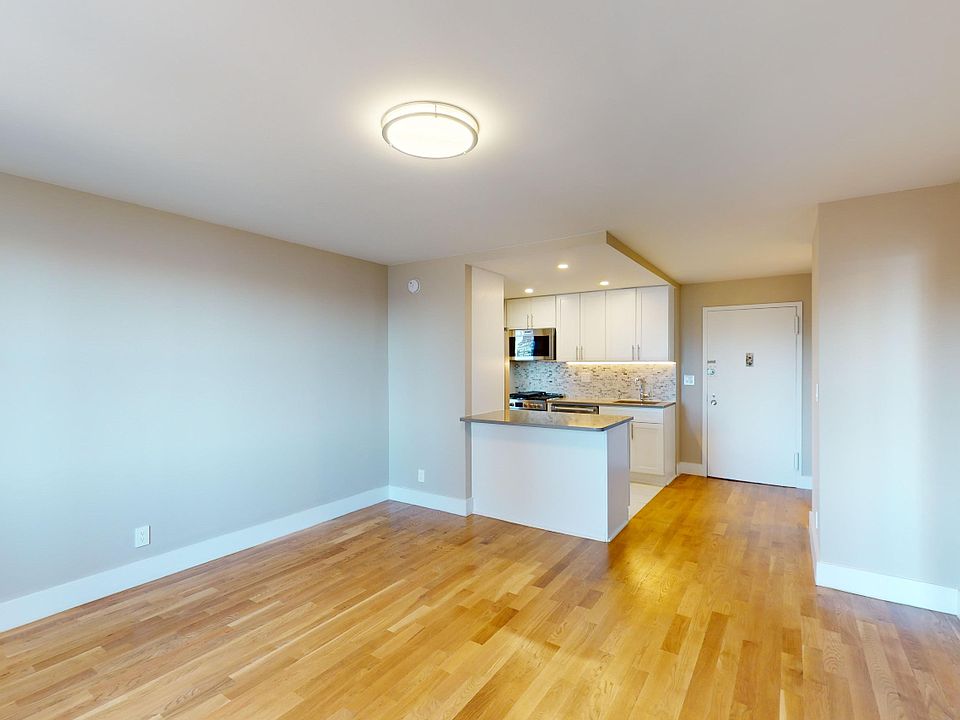 1st image of 310 Greenwich St #310-19B