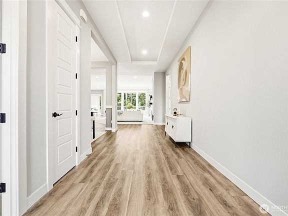 4th image of 16822 116th Street E