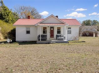 2605 Point Of Rocks Rd, Chester, VA 23836