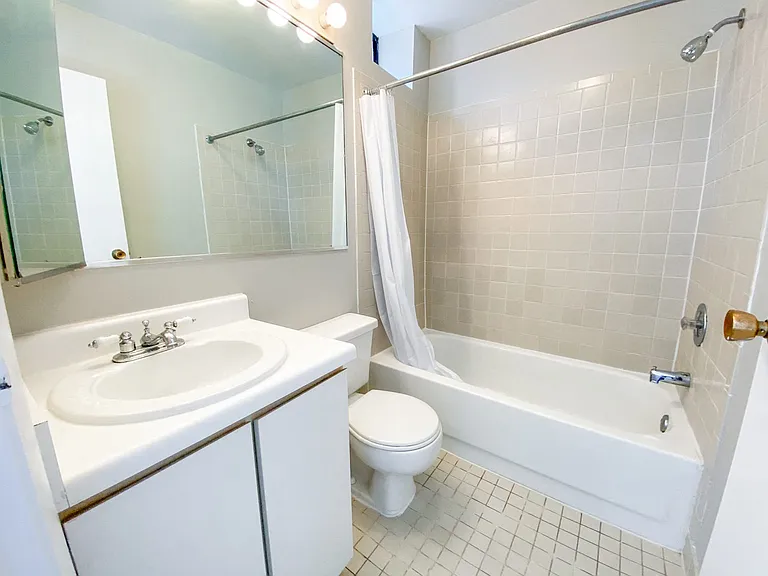 549 W. Aldine Ave. — Photo 11