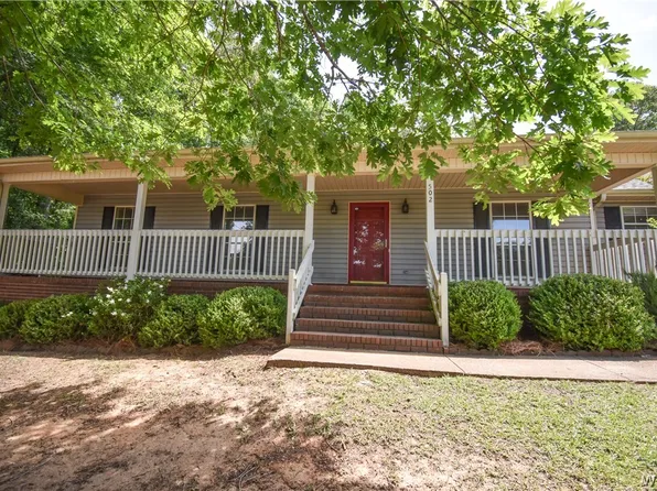 502 60th Ct, Northport, AL 35473