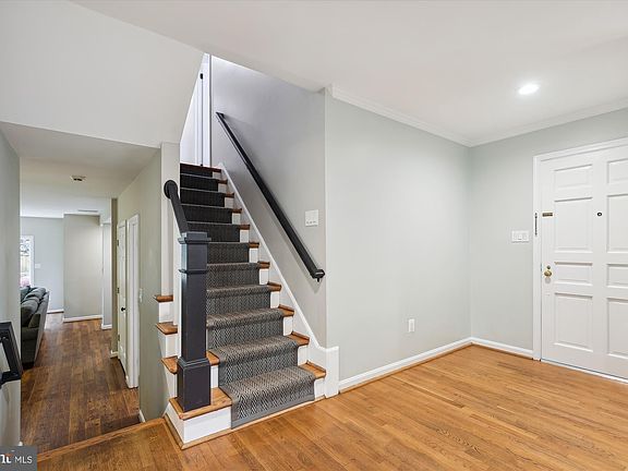 4th image of 924 Priscilla Ln