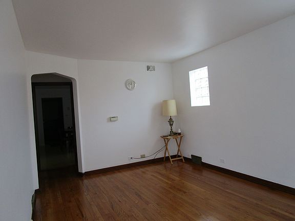 4th image of 7529 W Foster Ave