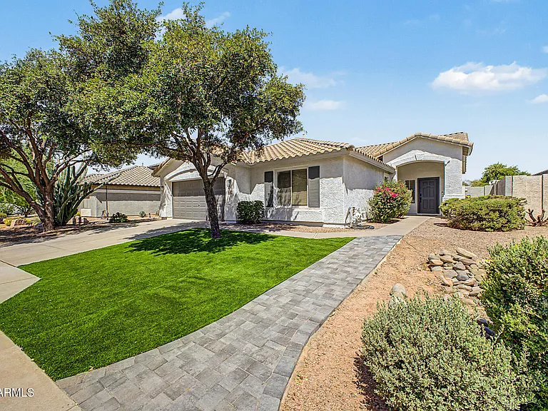 10202 E Juanita Ave — Photo 3