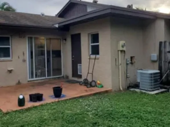 3945 Chapel St, Palm Beach Gardens, FL 33403