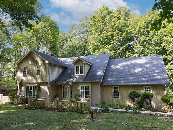 2nd image of 1958 W Twin Oaks Ct
