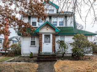 135 Emerson Pl, Valley Stream, NY 11580