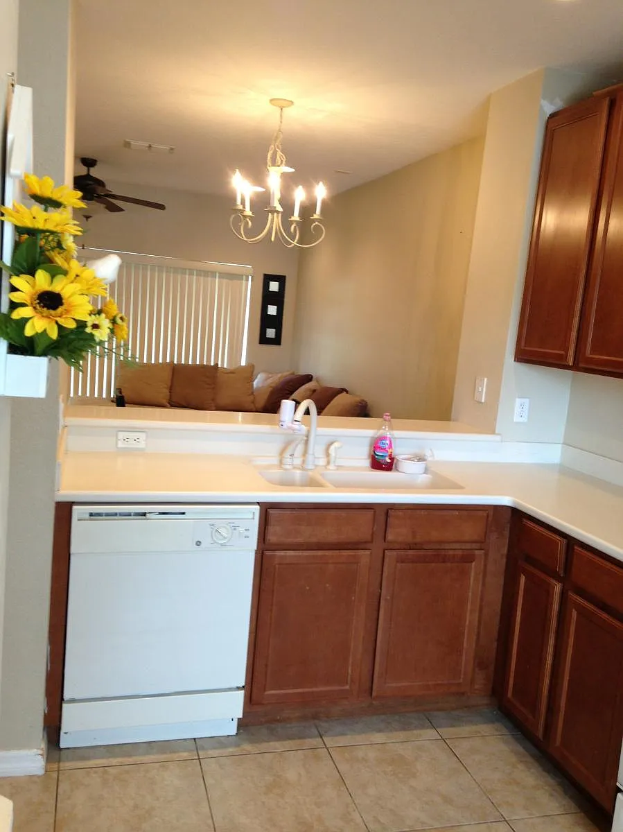 Building Photo - 10482 Manderley Way