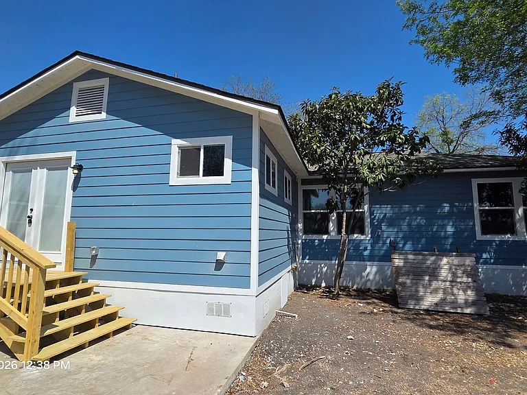 2530 W Woodlawn Ave — Photo 23
