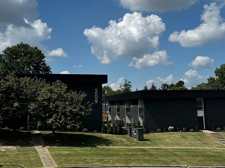 209 Lakeshore Dr — Photo 24