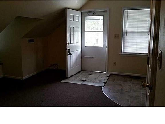 3rd image of 3702 Cape Henry Ave #B2