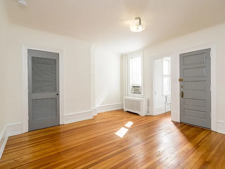 338 S 15th St #3 — Photo 23
