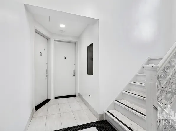 227 Waverly Place image 7 of 8