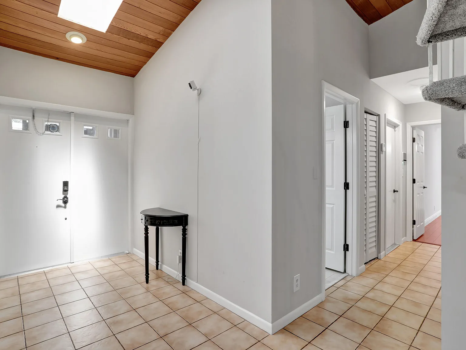 4 bed, 2.0 bath, 1455 sqft, $3,650 — Photo 3