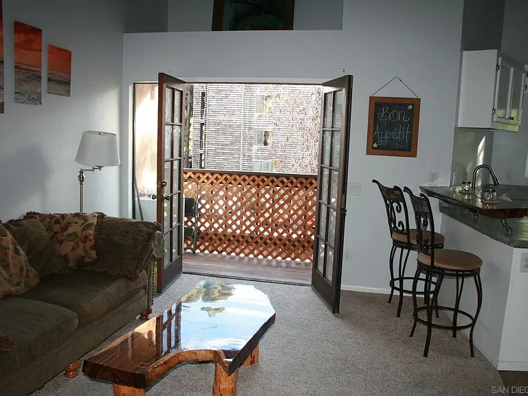 5777 Gaines St #5 — Photo 2