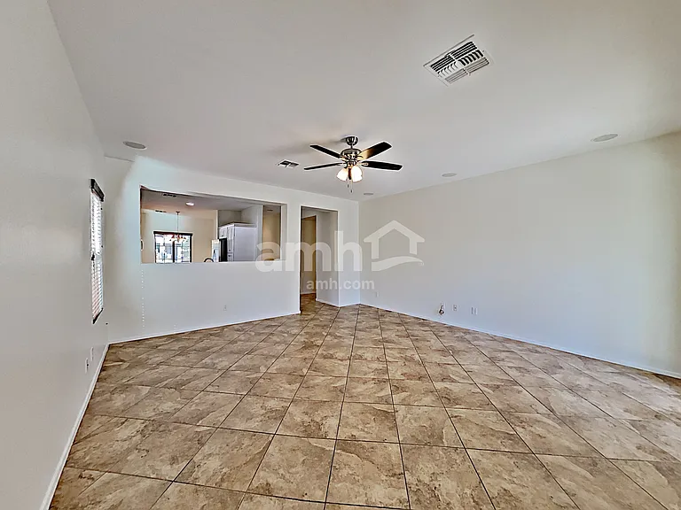 19427 W Woodlands Ave — Photo 9
