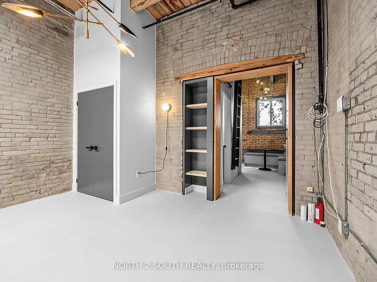 347 Sorauren Ave #123 — Photo 9