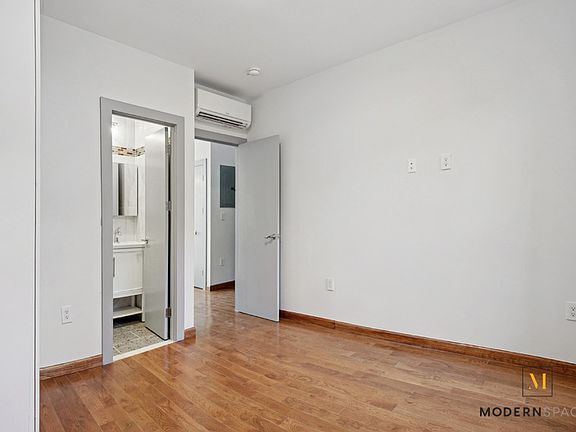 5th image of 10-57 50th Ave #1