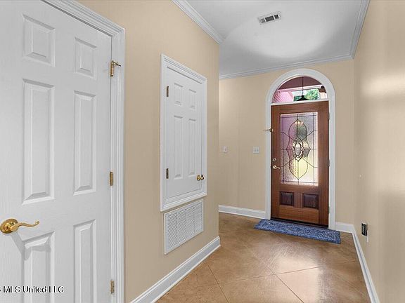 5th image of 131 Shadow Lake Dr
