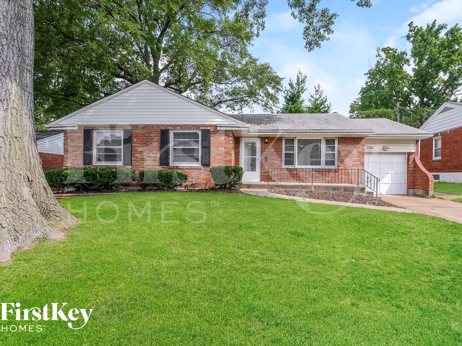 3 bed, 2.0 bath, 1195 sqft, $1,690 — Photo 1