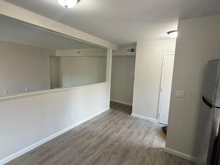 812 Meadow Woods Ln — Photo 5