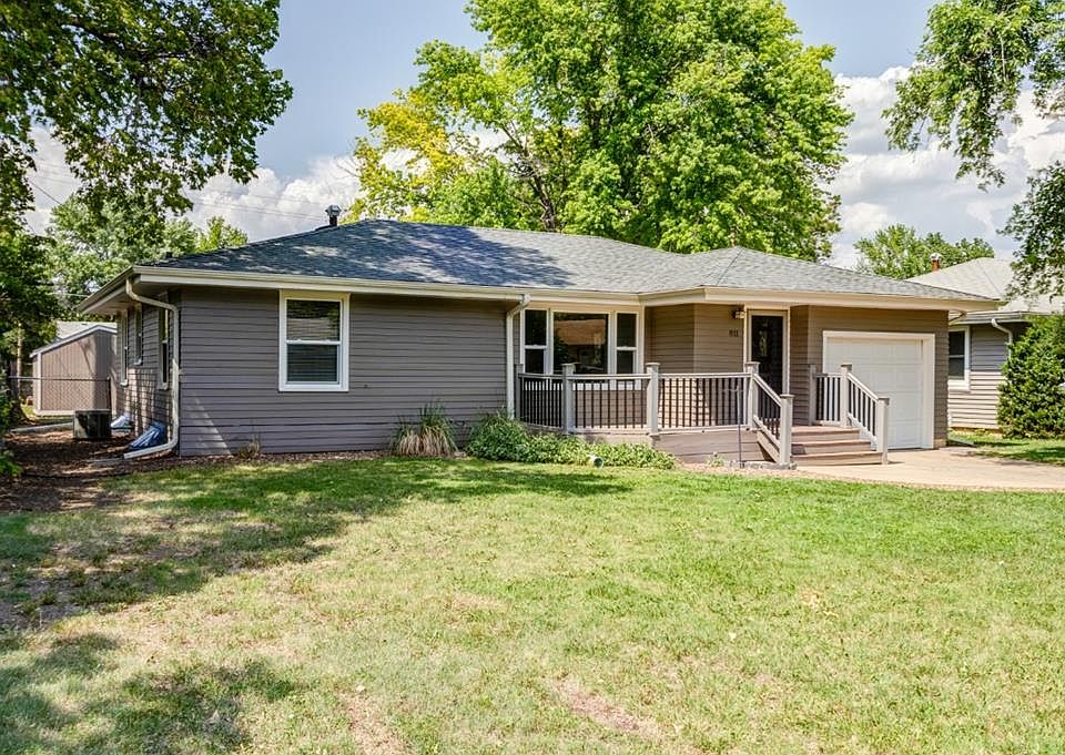 811 E Kirwin Ave, Salina, KS 67401 Zillow
