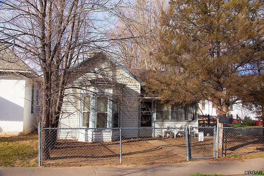 2nd image of 128 W 2nd St