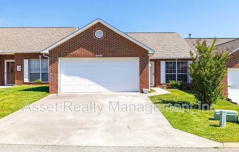 4405 Greenfern Way #1 — Photo 2