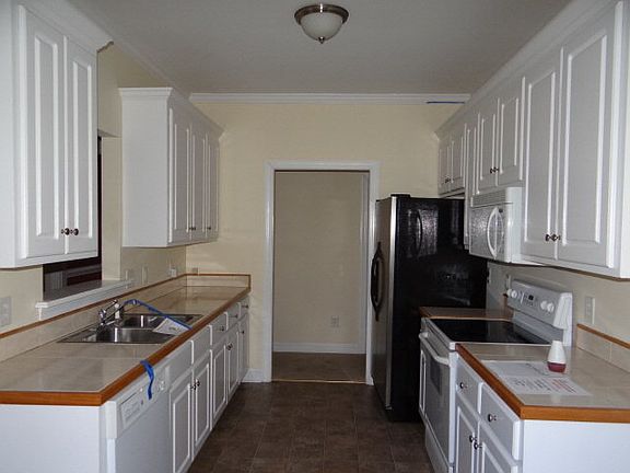 2nd image of 213 Sedgefield Dr