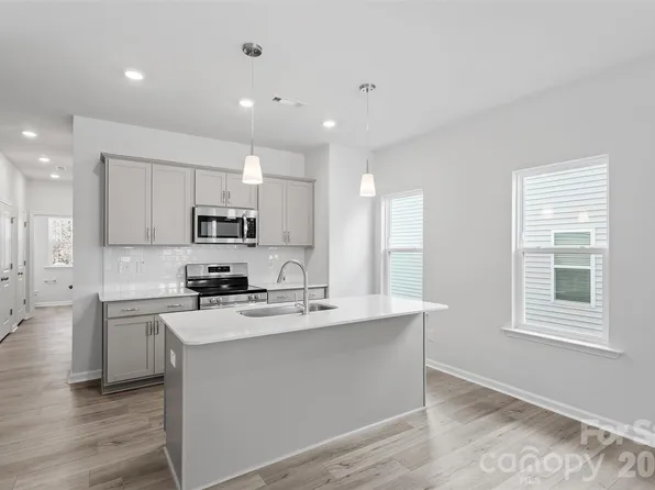 5861 Tuckaseegee Rd #3, Charlotte, NC 28208