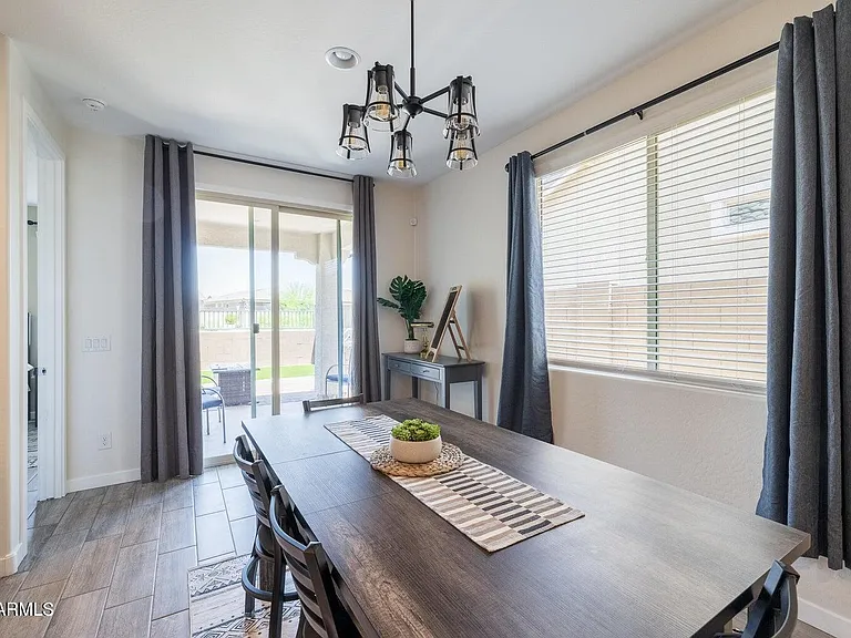 8924 W Solano Dr — Photo 22
