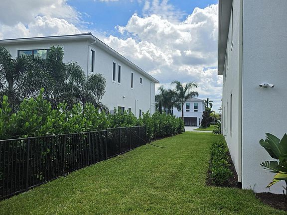 4th image of 9911 MERAVITA Avenue