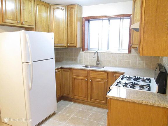 3rd image of 1447 E 88th St #2
