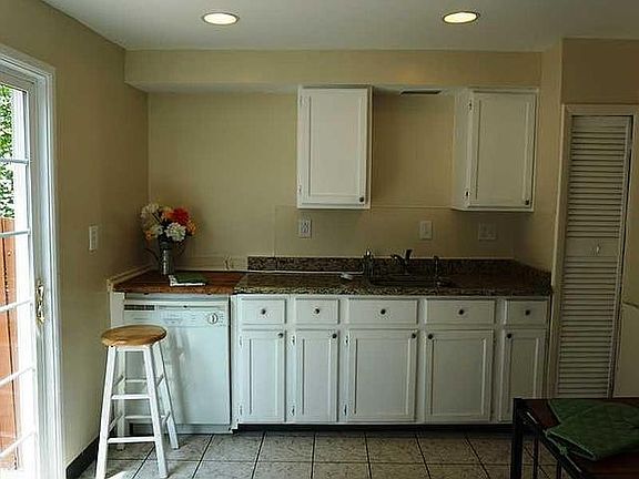 3rd image of 2412 Patterson St